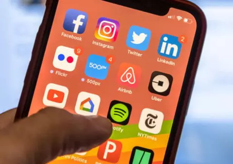 Oferte pentru iPhone X de Black Friday 2017. Unde poți cumpăra cel mai nou telefon Apple la cel mai bun preț