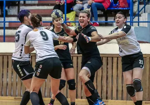 Liga Națională de handbal feminin, etapa a 8-a. Slobozia a remizat cu SCM Craiova. Succese pentru favorite. Azi se joacă CSM Roman - Corona Brașov