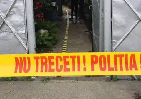 Om al străzii, găsit mort după ce a fost înjunghiat şi incendiat într-o casă dezafectată din Galați