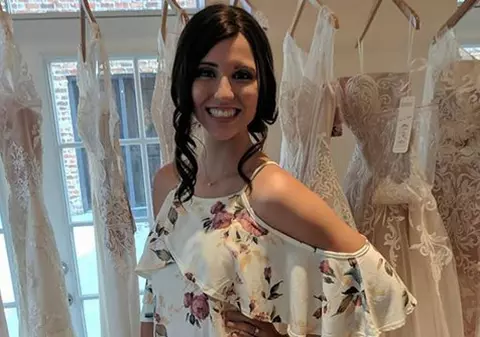O viitoare mireasă este protagonista unei ședințe foto emoționante. Gestul curajos pe care l-a făcut