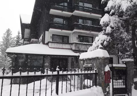 Am fost la hotelul Simonei Halep din Poiana Brașov. Cum este patronul Simona Halep. Ce salarii le oferă liderul WTA angajaților săi.