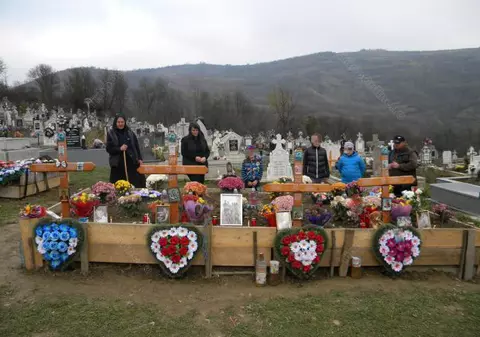 Părinții celor patru frați care a murit loviți de tren în Bistrița dau în judecată CFR