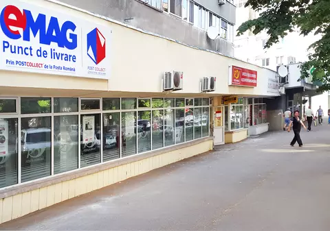 Cum primesc clienții eMag produsele comandate de Black Friday 2017. Au la dispoziție trei variante, dar una e favorită