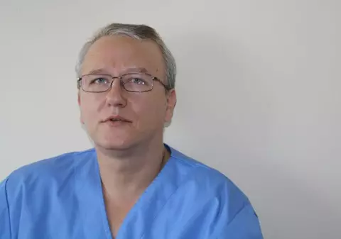 Un medic îi numește pe protestatari „idioți” și „boi”: „Habar nu au pentru ce ies”