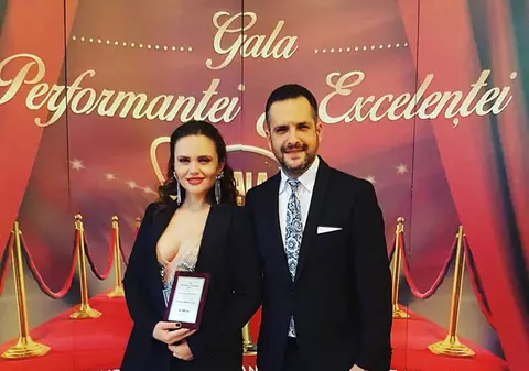 Mădălin Ionescu și Cristina Șișcanu au dat startul petrecerii de botez a fiicei lor. Cum s-a îmbrăcat jurnalista