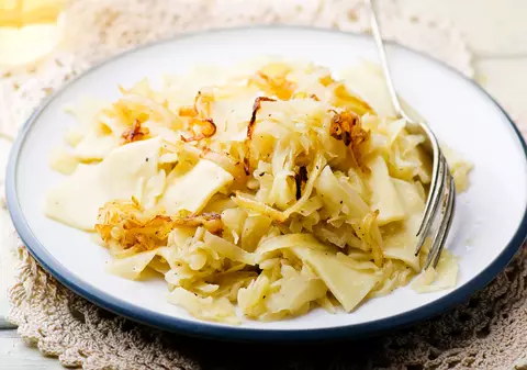 Preparate cu murături. Rețete inedite, rapide și delicioase cu gogonele și castraveți acri