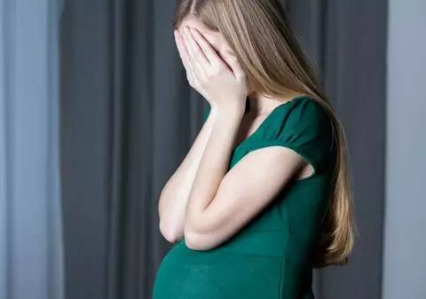 A stat 32 de ore în travaliu la Maternitatea „Cuza Vodă” din Iași. „Nu te mai screme”