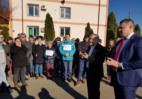 Președintele CJ și prefectul de Vaslui le-au garantat angajaților de la Protecția Copilului că își vor primi salariile restante| FOTO&VIDEO