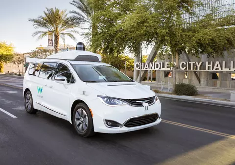 VIDEO | Google lansează robo-taxiuri fără șofer