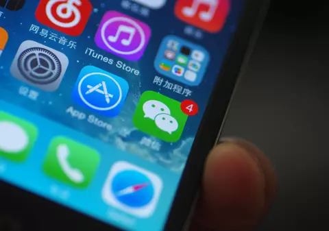 Facebook-ul chinezesc l-a depășit pe cel american. Tencent a ajuns mai valoroasă decât Facebook. Care este legătura acesteia cu România