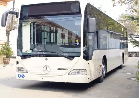 Adolescent din Ploiești, umilit după ce a cedat locul în autobuz unei femei în vârstă