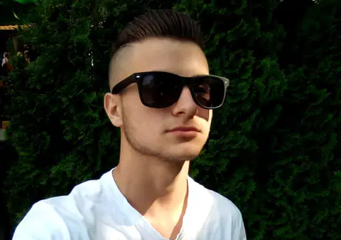 EXCLUSIV / Unul dintre elevii-asasini de la Călărași a plâns ore întregi în arest. El este chiar cel care i-a tăiat gâtul șoferului care l-a luat la autostop