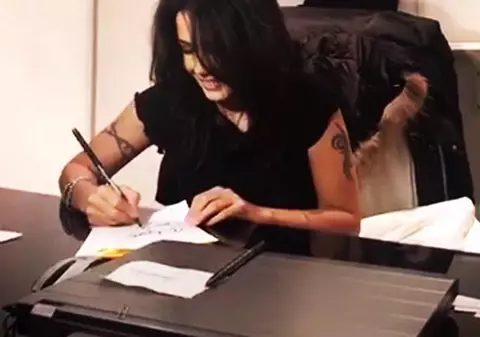 Autografele Oanei Zăvoranu se vând pe OLX. “Am o mare bucurie în suflet”