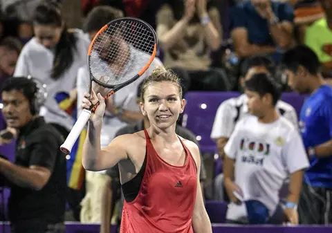 Și-a făcut singură cadoul de Crăciun! Simona Halep - Karolina Pliskova, victorie în finala turneului demonstrativ din Thailanda! / FOTO&VIDEO