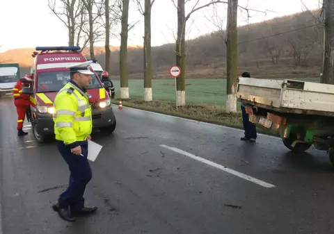 Accident pe DJ222 Tulcea-Agighiol. O persoană este încarcerată