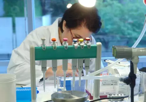 900 de doze de imunoglobulină vor ajunge în ţară în această noapte