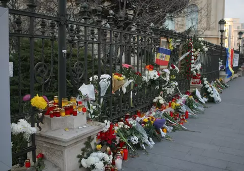 Parlamentari și membrii ai guvernului Republicii Moldova vor participa la funeraliile regelui Mihai. Dodon nu trimite nici măcar coroană