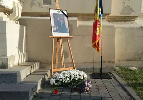 Alba Iulia: Carte de condoleanţe în memoria Regelui Mihai I deschisă în Sala Unirii| FOTO/VIDEO