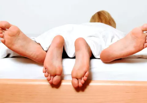 Cea mai populară poziție sexuală pe care să o încerci de Crăciun