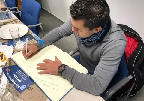 Cosmin Contra a semnat în cartea de onoare a clubului Craiova. Fanii olteni nu l-au iertat pe selecționer