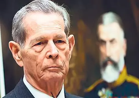 Doliu la Săvârșin după moartea Regelui Mihai. Întreaga comunitate e alături de Familia Regală