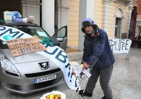 Drama unui român invalid din Italia. Ţepuit de bancă, a pierdut banii primiţi după accidentul care i-a distrus viaţa