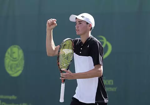 Juniorii Nini Dica și Nicholas Ionel joacă finala celebrului turneu de tenis Orange Bowl