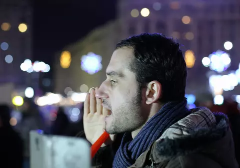 FOTO | Mai mulți bucureșteni la hipermarket decât în Piața Victoriei, la proteste