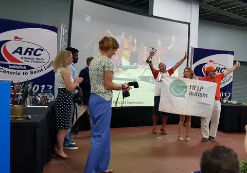 Opt români au traversat Atlanticul pentru copiii cu autism