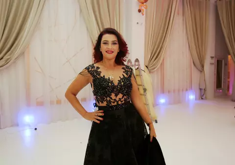 VIDEO EXCLUSIV/Rona Hartner are trei case și călătorește fără haine. „Am o garderobă la București, una la Paris și alta pe Costa de Azur”