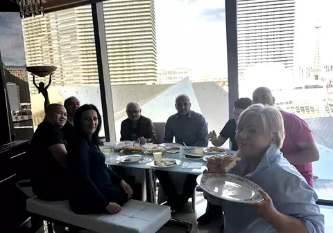 FOTO EXCLUSIV/ Irinel Columbeanu a petrecut de Sărbători, în America, alături de prietenul său, Nick Rădoi