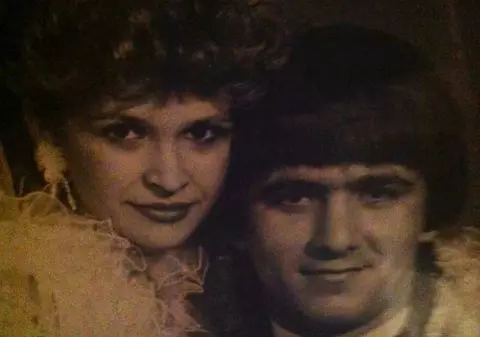 Cum arată fiica lui Marius Lacatuș. Are 22 de ani și locuiește în Spania | FOTO