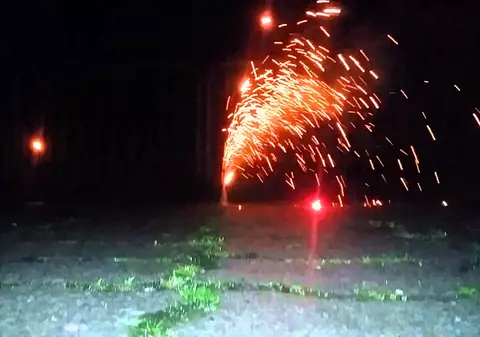 Petardele l-au nenorocit! Un jucător de națională riscă să-și piardă vederea după ce un material pirotehnic l-a lovit în ochi! | VIDEO