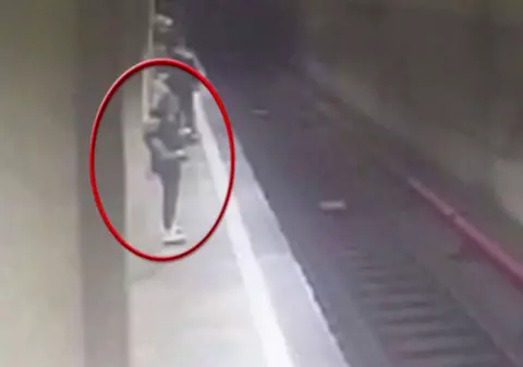 Ce se întâmplă cu dosarul operatoarei de la 112 care nu a redirecționat apelul cu tentativa de omor de la metrou