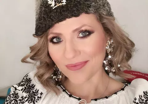 Mirela Vaida a ajuns cu fetița la spital. Micuța, pe perfuzii