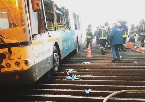 VIDEO | Un autobuz a intrat într-un pasaj pietonal din Moscova. Cel puțin cinci morți