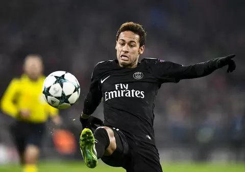 Neymar, fotbalistul lunii decembrie în Franţa