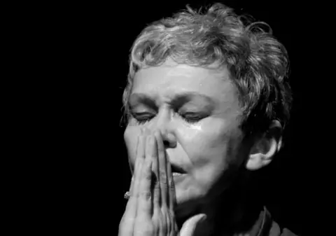 Actrița Oana Pellea, mesaj după moartea Regelui Mihai. "Majestate, să ne ierți!"