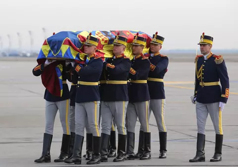 Pe unde trece cortegiul funerar al Regelui Mihai