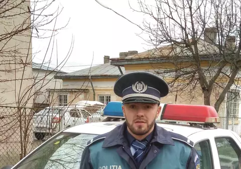 Un polițist din Botoșani a tăiat în ultimul moment funia cu care se spânzurase un bătrân