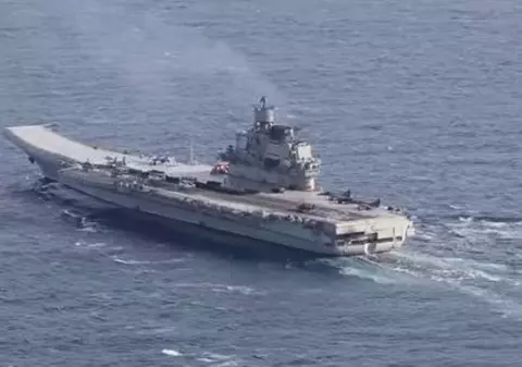 Royal Navy a escortat un vas rus în apropierea apelor teritoriale ale Marii Britanii