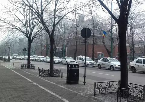 Protest al taximetriștilor din Timișoara față de prezența Uber în oraș| FOTO