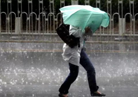 ANM: Cod galben de averse în Suceava și alte trei judeţe, valabil marți după-amiază