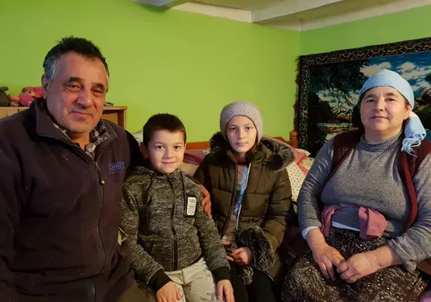 REPORTAJ/Drama copiilor cu părinții în străinătate: ”Nu-mi doresc de la Moș Crăciun decât să mi-i aducă acasă” | FOTO