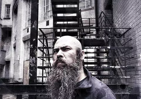 EXCLUSIV/ Chiar dacă la televizor ori pe scenă nu mai apare, 1Q Sapro se dovedește vedetă pe stradă