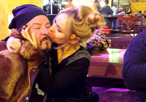 EXCLUSIV/ La 54 de ani, iubește ca un adolescent. ”Tăticul trupelor” Quartz și Voltaj, Amedeo Bolohoi, e amorezat de o cosmeticiană!