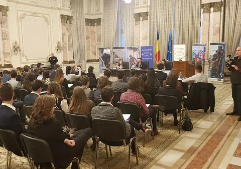 Instituţiile publice, obligate să organizeze lunar conferinţe de presă. Proiect PMP, depus în Parlament