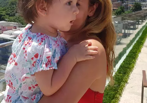 Amalia Enache și fiica ei s-au întors în Rio de Janeiro