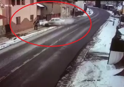 VIDEO | Pieton ucis într-un accident în Maramureș. A fost spulberat de o mașină scăpată de sub control