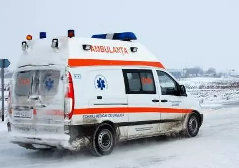 Ambulanță atacată și jefuită de un rom în Bihor. A furat tableta asistentei